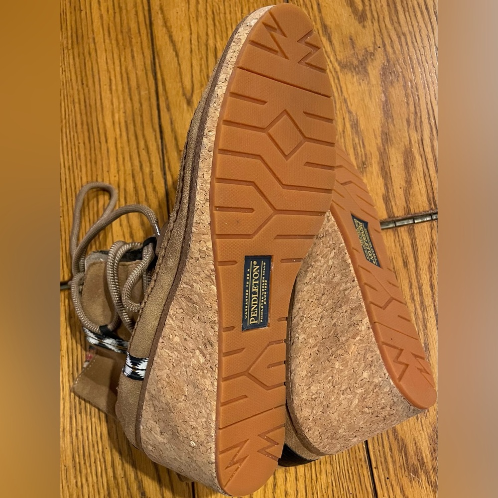 Euc Pendleton Islegate Wedge Boot, Toasted Coconu… - image 6